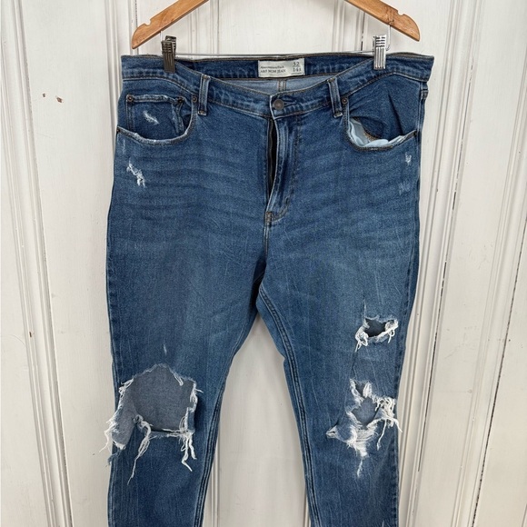 Abercrombie & Fitch Denim - Abercrombie & Fitch  Ripped Blue mom jeans